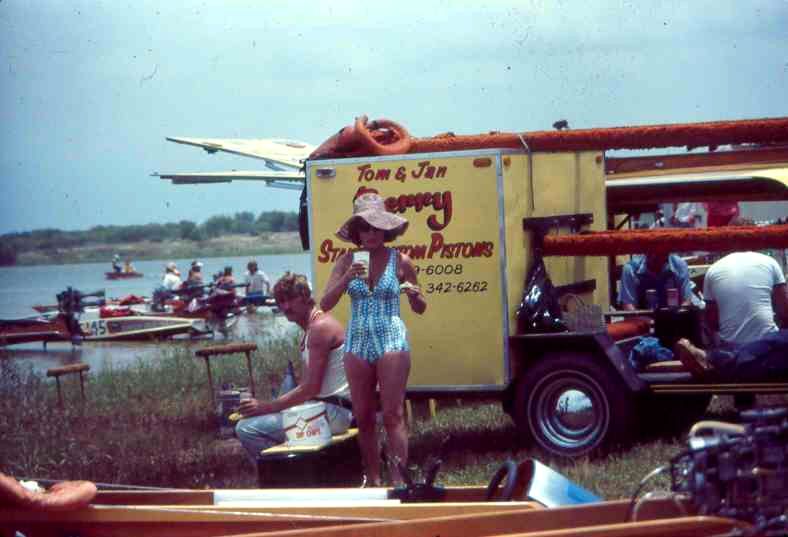 SanAnt Mem Day 1976 14 brother in law Wayne & my Mom Betty.jpg